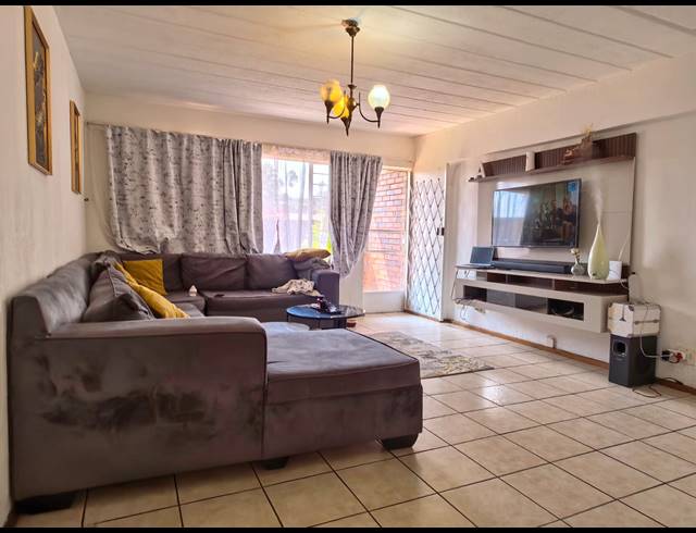 2 BEDROOM APARTMENT FOR SALE IN FERNDALE